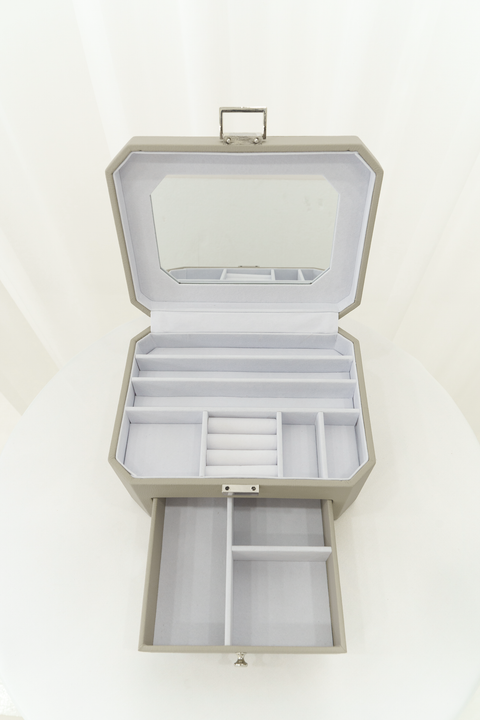 A'pearl エパール ジュエリーボックス ホワイト×ゴールド A'pearl jewelry box – A'pearl(エパール)